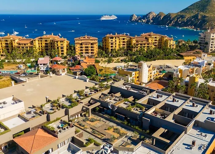 Modern Marina-view Penthouse With Private Hot Tub, Pool & Netflix Сasa de vacaciones *